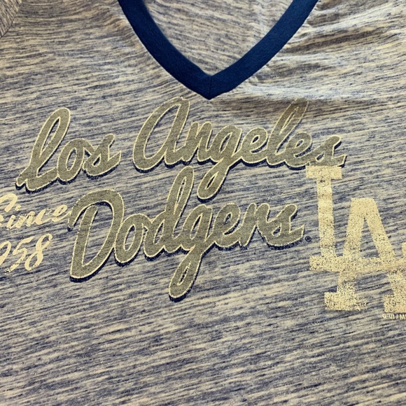 Los Angeles Dodgers Women’s V-Neck Short Sleeve T-Shirt Size S - Picture 2 of 8